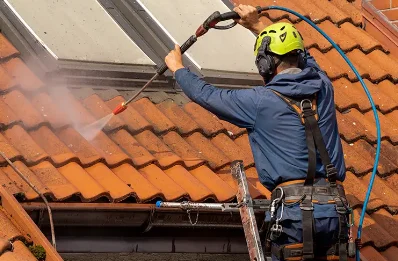 Démoussage et hydrofuge de toiture à Thorrenc